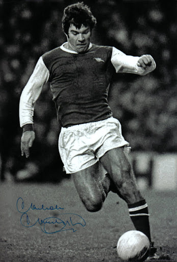 Arsenal%2520legend%2520Malcolm%2520MacDonald%2520in%2520an%2520action%2520sh