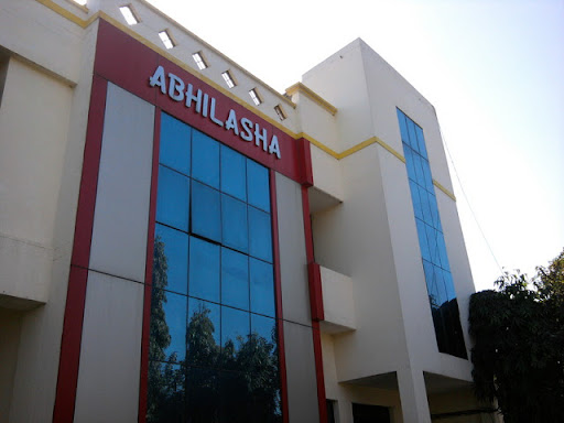 Abhilasha Hospital & Research Centre, 111, MG Marg, George Town, Allahabad, Uttar Pradesh 211001, India, Research_Center, state UP