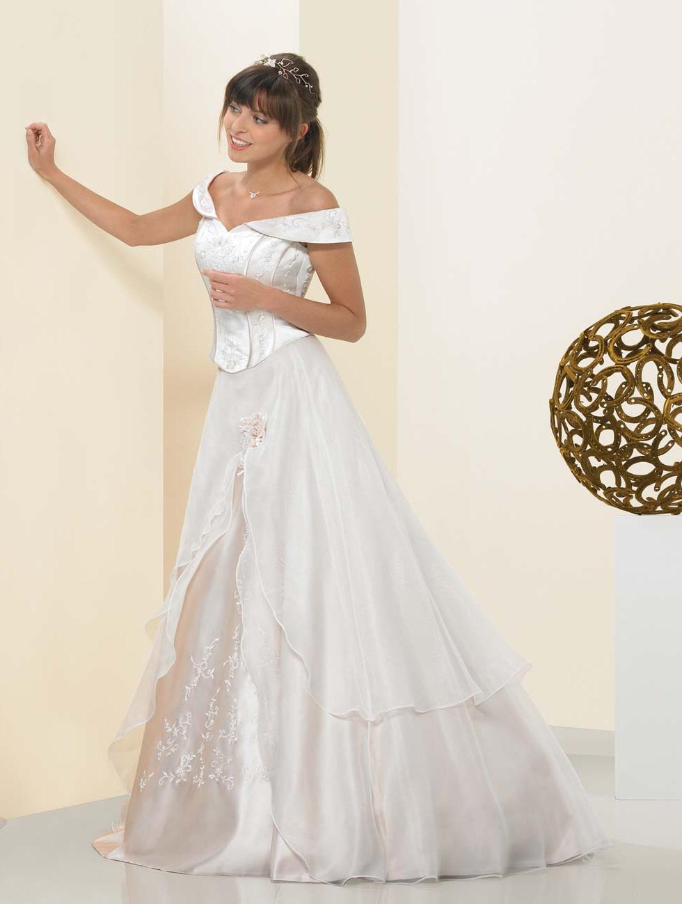 Wedding dresses   Lohrengel