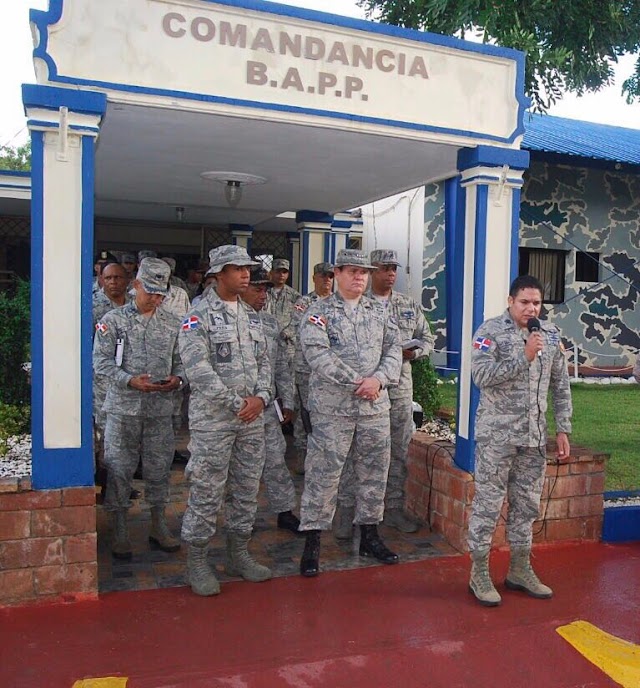 Base Aérea Puerto Plata realiza despliegue de personal ante eventual paso de huracán María. 