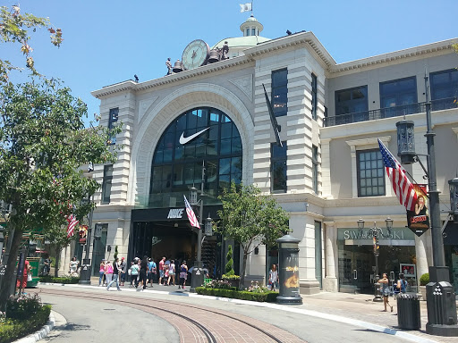 Clothing Store «Nike The Grove», reviews and photos, 189 The Grove Dr, Los Angeles, CA 90036, USA