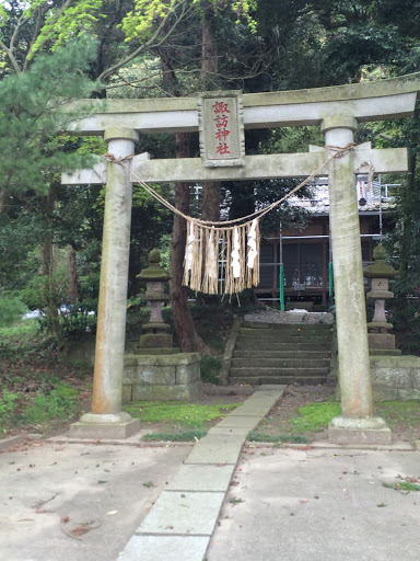 諏訪神社鳥居