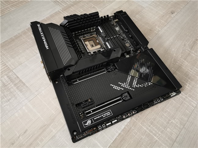 La scheda madre ASUS ROG Maximus Z690 Extreme