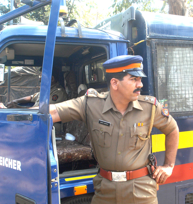 Daya Nayak | ಎನ್ಕೌಂಟರ್ ಸ್ಪೆಷಲಿಸ್ಟ್ ಪೊಲೀಸ್ ದಯಾ ನಾಯಕ್ ಮುಂಬೈನಿಂದ ವರ್ಗಾವಣೆ Daya Nayak | ಎನ್ಕೌಂಟರ್ ಸ್ಪೆಷಲಿಸ್ಟ್ ಪೊಲೀಸ್ ದಯಾ ನಾಯಕ್ ಮುಂಬೈನಿಂದ ವರ್ಗಾವಣೆ