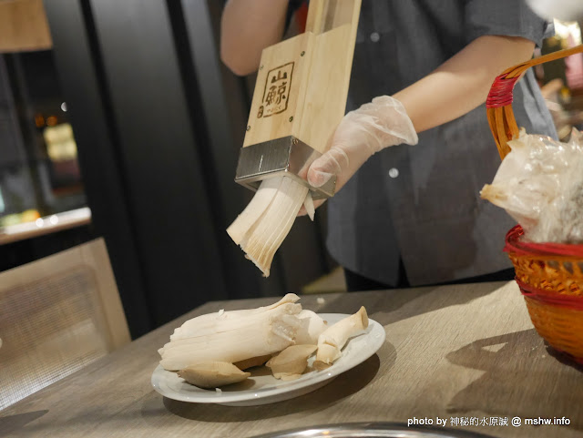 【食記】台中山鯨燒肉やきにくの專門店@北區簡愛汽車旅館 : 印月餐旅新品牌, 日韓合璧, 大份量高CP值, 滿足你對肉食的渴望!! 串燒 冰品 冰淇淋 北區 區域 台中市 和牛 宵夜 日式 晚餐 燒烤/燒肉 甜點 韓式 飲食/食記/吃吃喝喝 