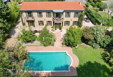 Villa with pool 9