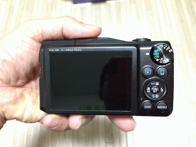 Canon PowerShot SX700 HSの本体後ろ