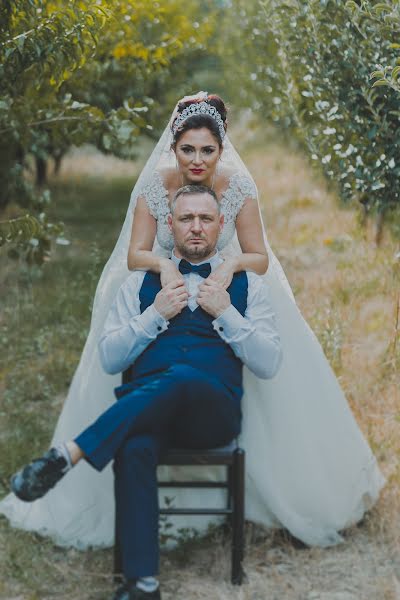 Fotógrafo de casamento Rigli Lutaj (riglilutaj). Foto de 8 de setembro 2021