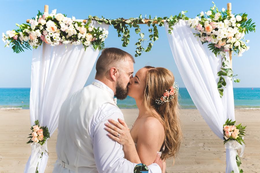 Fotografo di matrimoni Artemio Golovko (artemiofotos). Foto del 19 giugno 2019