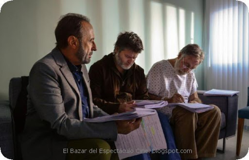 Guillermo Francella y Luis Brandoni junto a Gastón Duprat en un repaso del lib_.jpeg