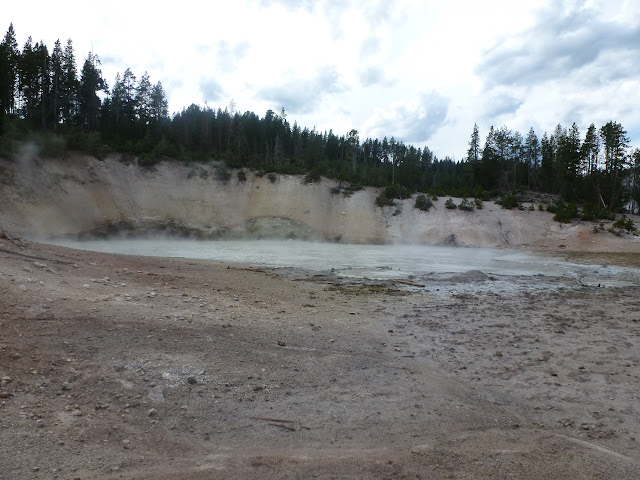 Valle Hayden. Mud Vulcano y Sulphur Caldron. Black Sand Basin.  13 de Julio. - LAS ROCOSAS DE CANADA. YELLOWSTONE Y GRAND TETON. (22)