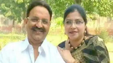 मुख्तार अंसारी की पत्नी अफशां का शस्त्र लाइसेंस निलंबित, बरामदगी के लिए टीम गाजीपुर से लखनऊ रवाना