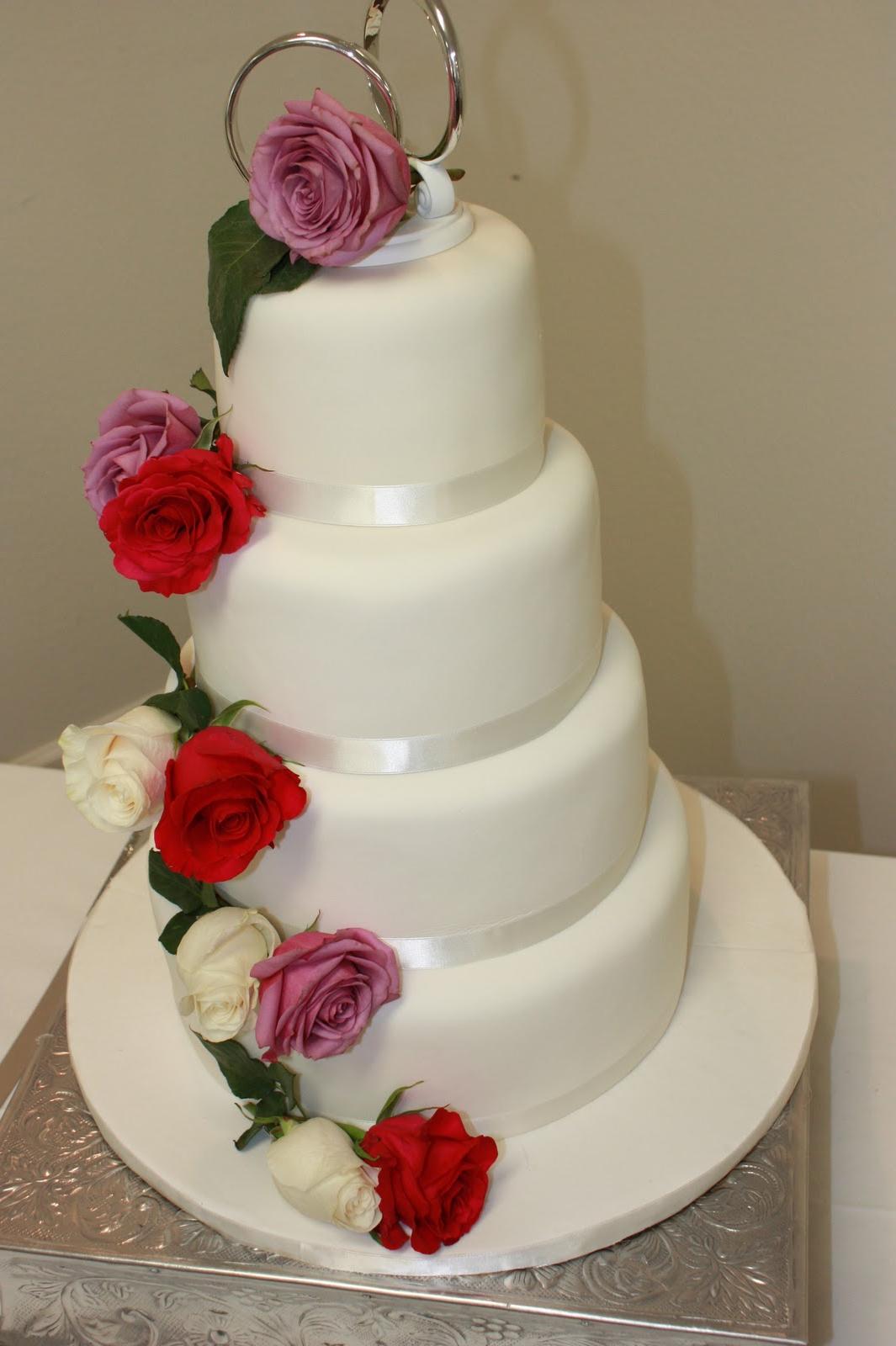 Wedding cake with roses