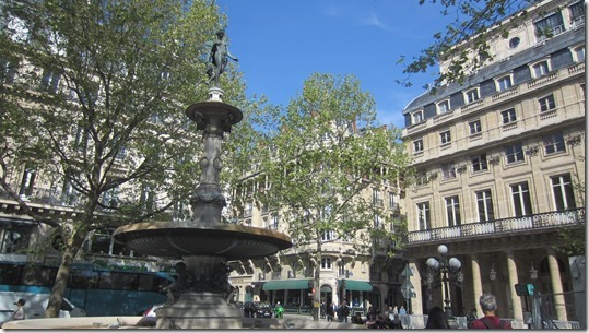 Fontaine De Theatre Francais (2)