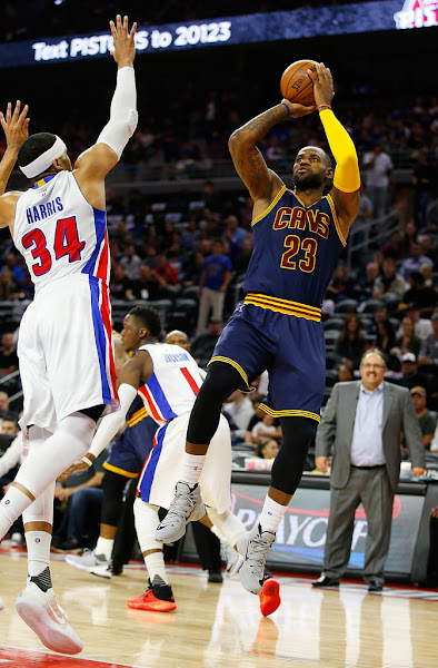 James Laces Up Nike LeBron 13 Elite Grey PE as Cavs Sweep Pistons