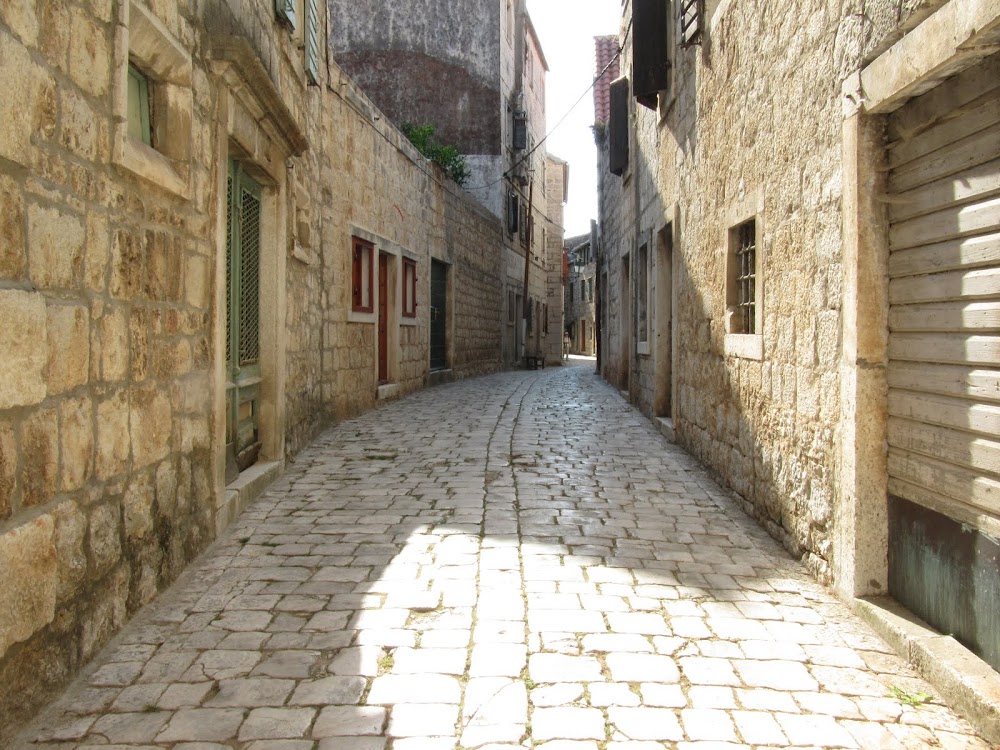 Street in Stari Grad