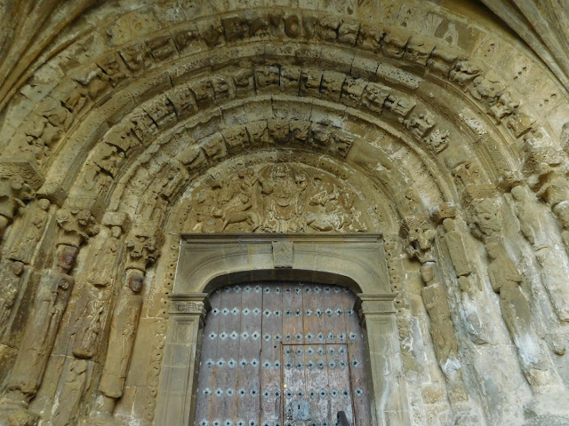 MONASTERIO DE LEYRE - CASTILLO DE JAVIER - SANGÜESA - SOS DEL REY CATOLICO - Ocho días en familia entre el PAIS VASCO y NAVARRA (25)