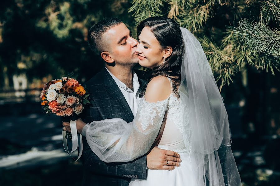Nhiếp ảnh gia ảnh cưới Anna Kolmakova (anutakolmakova). Ảnh của 9 tháng 5 2022