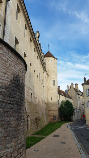 Tour De L'évêché