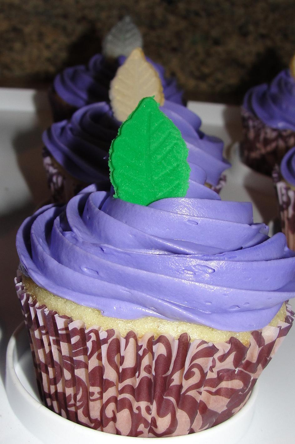 purple wedding cake.