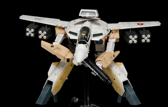 VF-1A_TV_Kakizaki_GERWALK_03.jpg