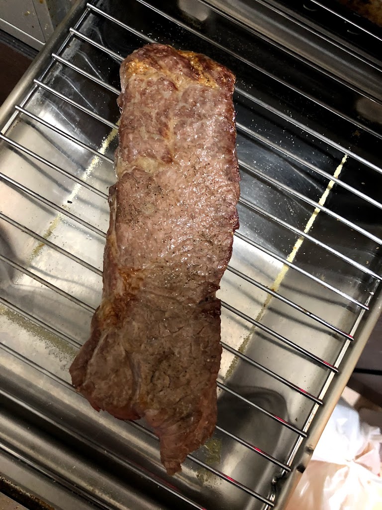 魚焼きグリルで牛ステーキ焼くととっても美味しい グニグニっとしてポイ