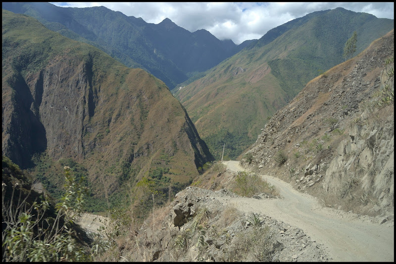 DE OLLANTA A AGUAS CALIENTES POR LA HIDROELÉCTRICA - MÁGICO Y ENIGMÁTICO PERÚ/2016. (14)