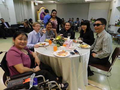 IDPP Program Director Ms. Consuelo Nelson with incoming CIDP students at the residency opening dinner