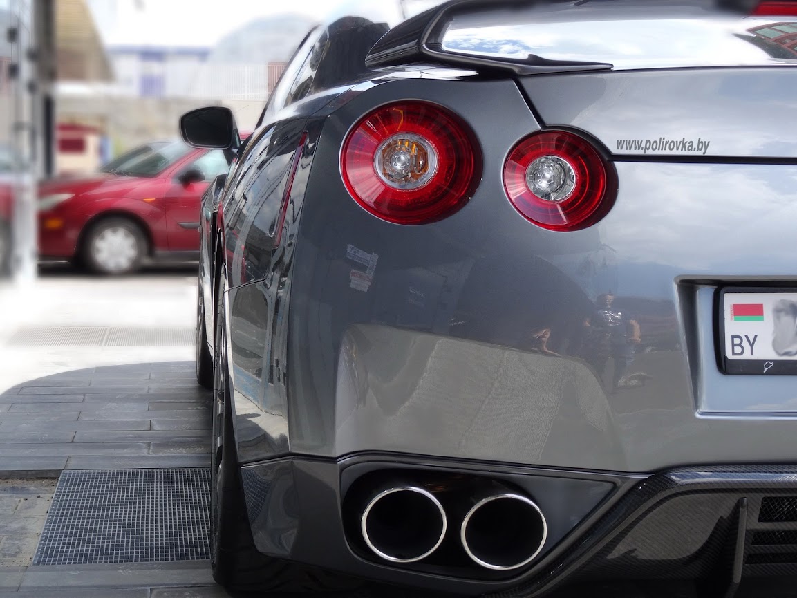 2008NissanGTR_outside_4.jpg