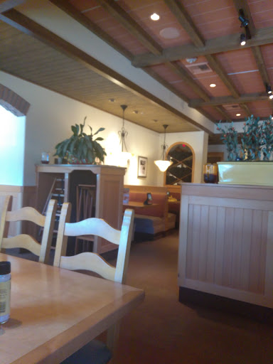 Italian Restaurant «Olive Garden», reviews and photos, 600 Glynn Isle, Brunswick, GA 31525, USA