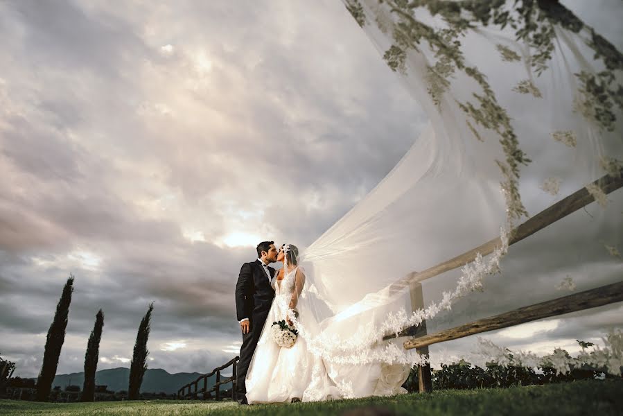 Wedding photographer Valery Garnica (focusmilebodas2). Photo of 25 February 2020