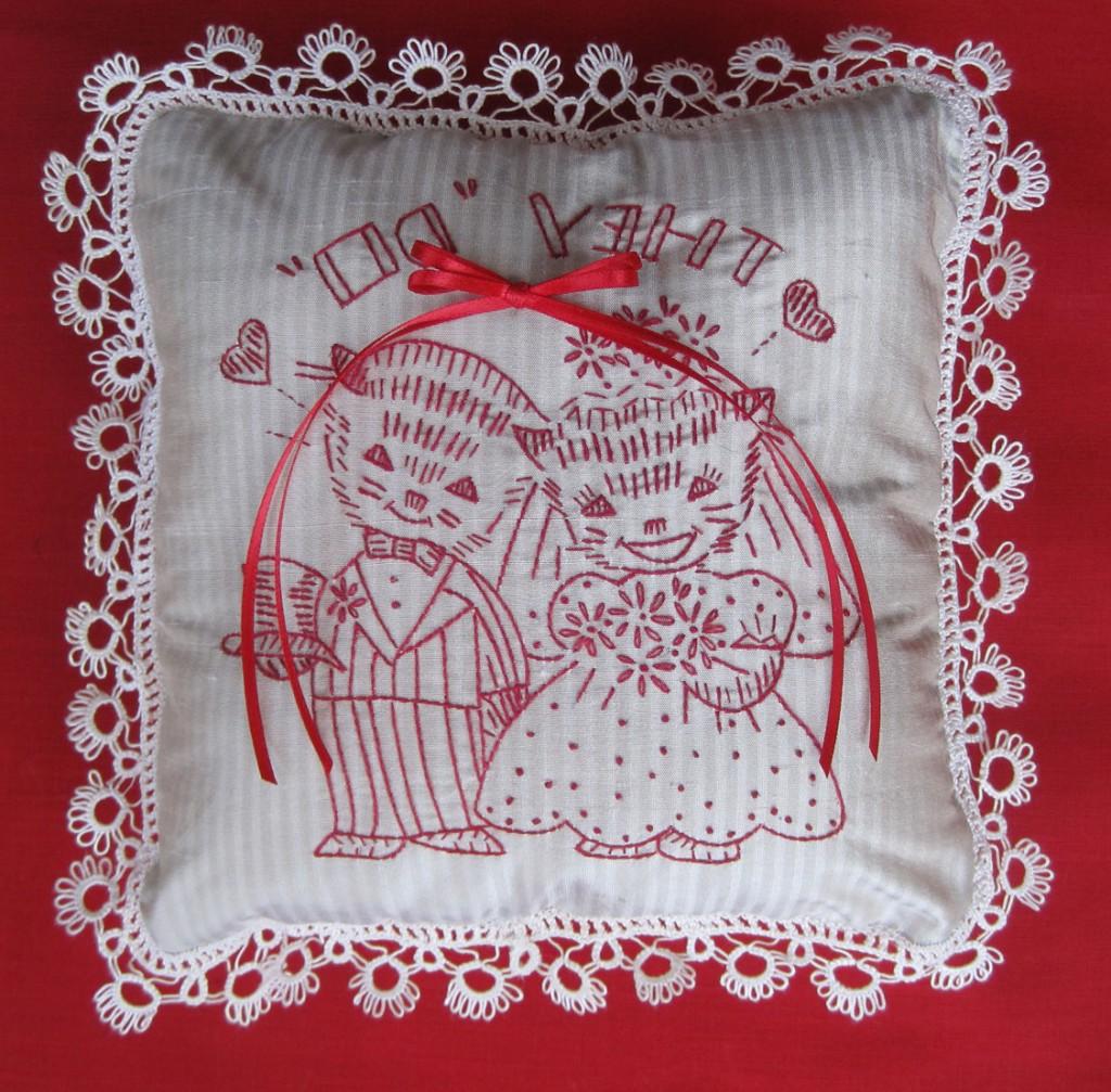 WEDDING RING PILLOW