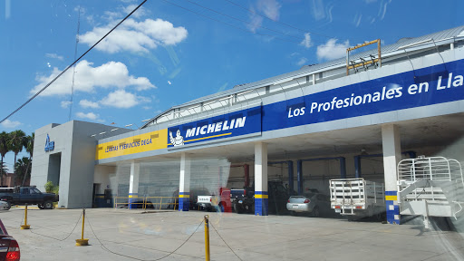 Llantas y Servicios Dega, México, Av César López de Lara 3833, Ferrocarrilera (Obrera), 88290 Nuevo Laredo, Tamps., México, Tienda de neumáticos | TAMPS