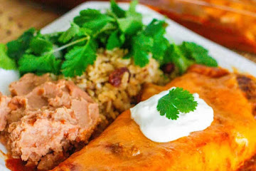 SLOW COOKER CHILE COLORADO SMOTHERED BURRITOS