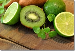 Lime-And-Kiwi-Juice-for-Skin-pores-Mystylespots