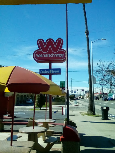 Fast Food Restaurant «Wienerschnitzel», reviews and photos, 900 W Pacific Coast Hwy, Wilmington, CA 90744, USA