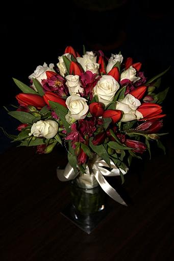 wedding bouquet silhouette