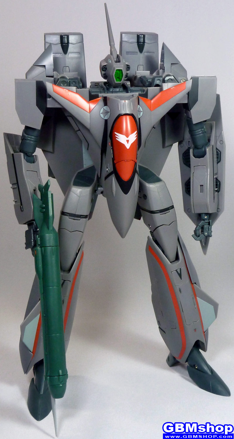 Macross Plus VF-11B with FAST Pack Super Part Super Thunderbolt Battroid Mode