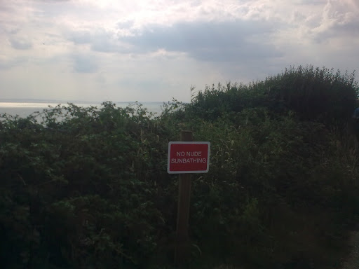 Image0323 No nudes sign - between Milford-on-Sea and Barton-on-Sea