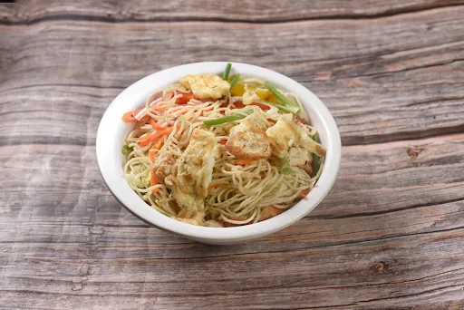 Chicken Egg Hakka Noodles