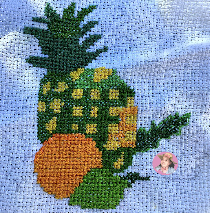 piña en punto de cruz 
fruit in cross stitch 