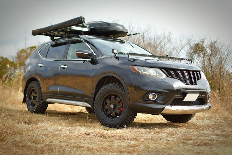 エクストレイルのリアラダー・バグガード・リフトアップ・サイドオーニング・BFGoodrich km3に関するカスタム事例の投稿画像3枚目