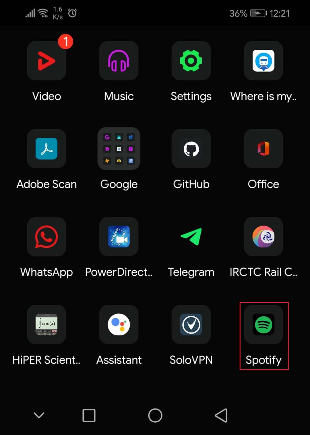 Toque el icono de Spotify en el cajón de la aplicación Honor Play teléfono Android.  Arreglar Spotify envuelto no funciona