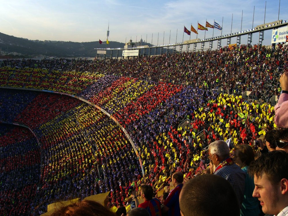 파일:external/upload.wikimedia.org/Tifo_at_Camp_Nou.jpg