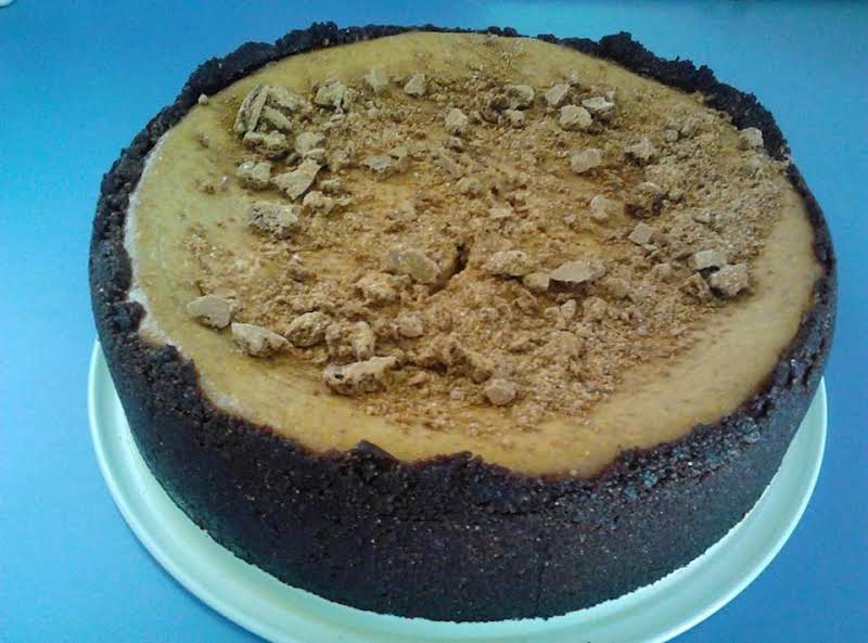 My Very 1st Cheesecake Ever Made. Came Out Looking Nice, The Filling Had Good Flavor But My Crust Totally Burned :(