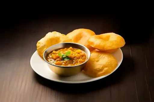 Chole [250 Ml] With 4 Poori