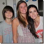 659484-lisandra-souto-e-os-filhos-distribuem-175x175-3