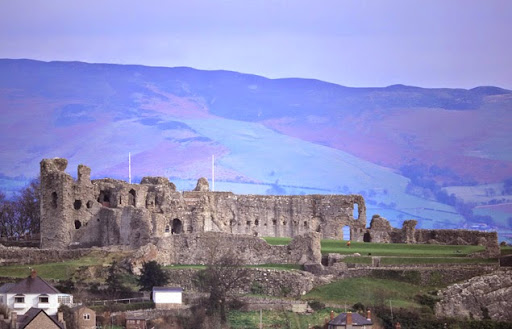 Denbigh Castle/ Castell Dinbych