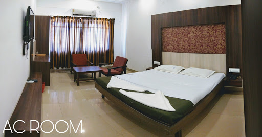 Darshan Deluxe Lodge, SH 76, Prince Jayachamaraja Wodeyar, Davangere, Karnataka 577001, India, Lodge, state KA