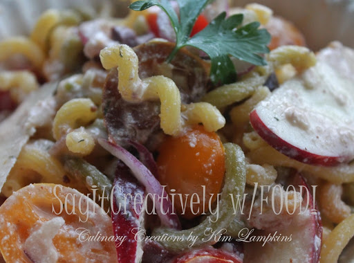 Rainbow Quinoa Pasta Salad 



*Spiral quinoa pasta, tomatoes, red onion, red apple, dill, ginger, garlic, lemon juice, Italian dressing, raw garlic almond mayo
